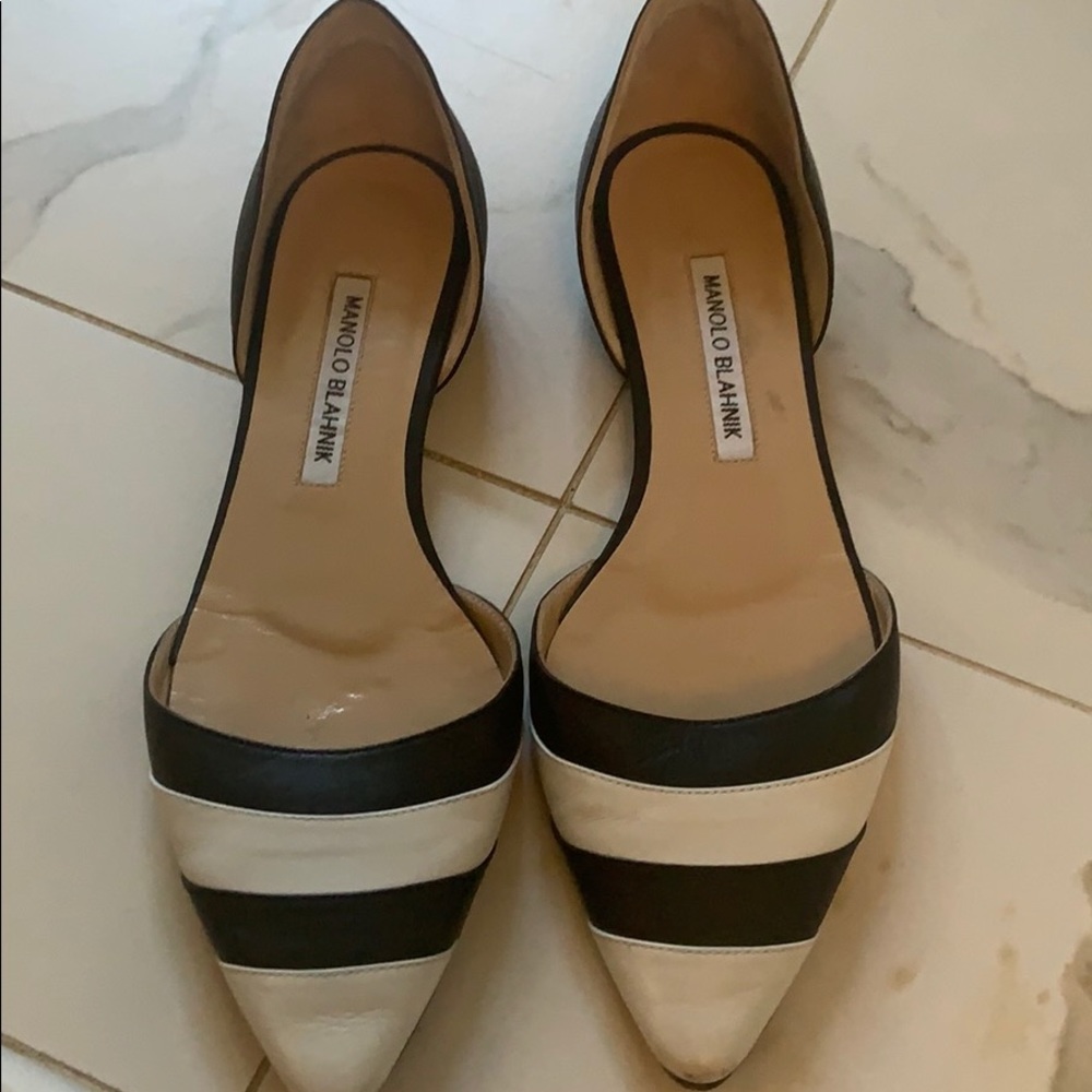 Manolo Blahnik spectater flat size 8
